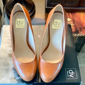 Round Toe Pump With Cork Heel